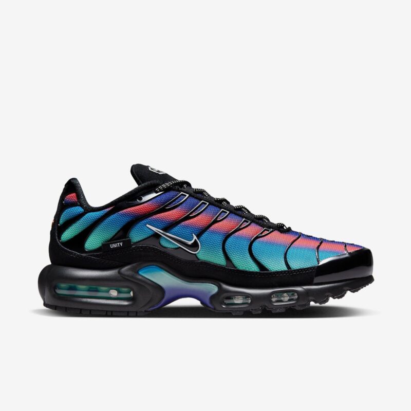 6e632adbcee9a1db1838f5f858db0461_1658943251.jpg Air Max Plus - Berlin Unity