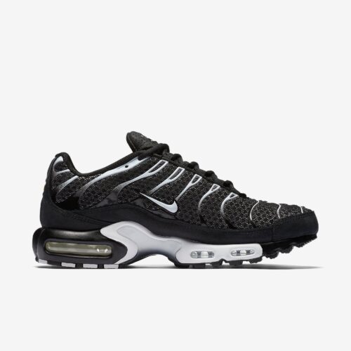 Air Max Plus - Black Sail Salsa Red