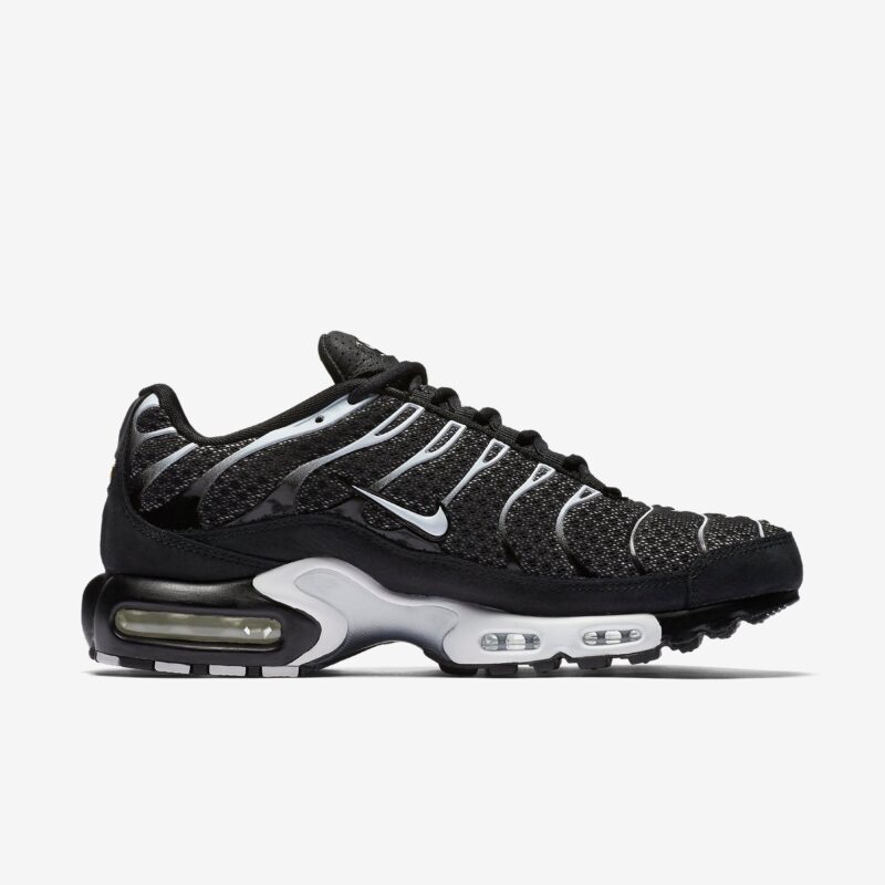 Air Max Plus - Black Sail Salsa Red
