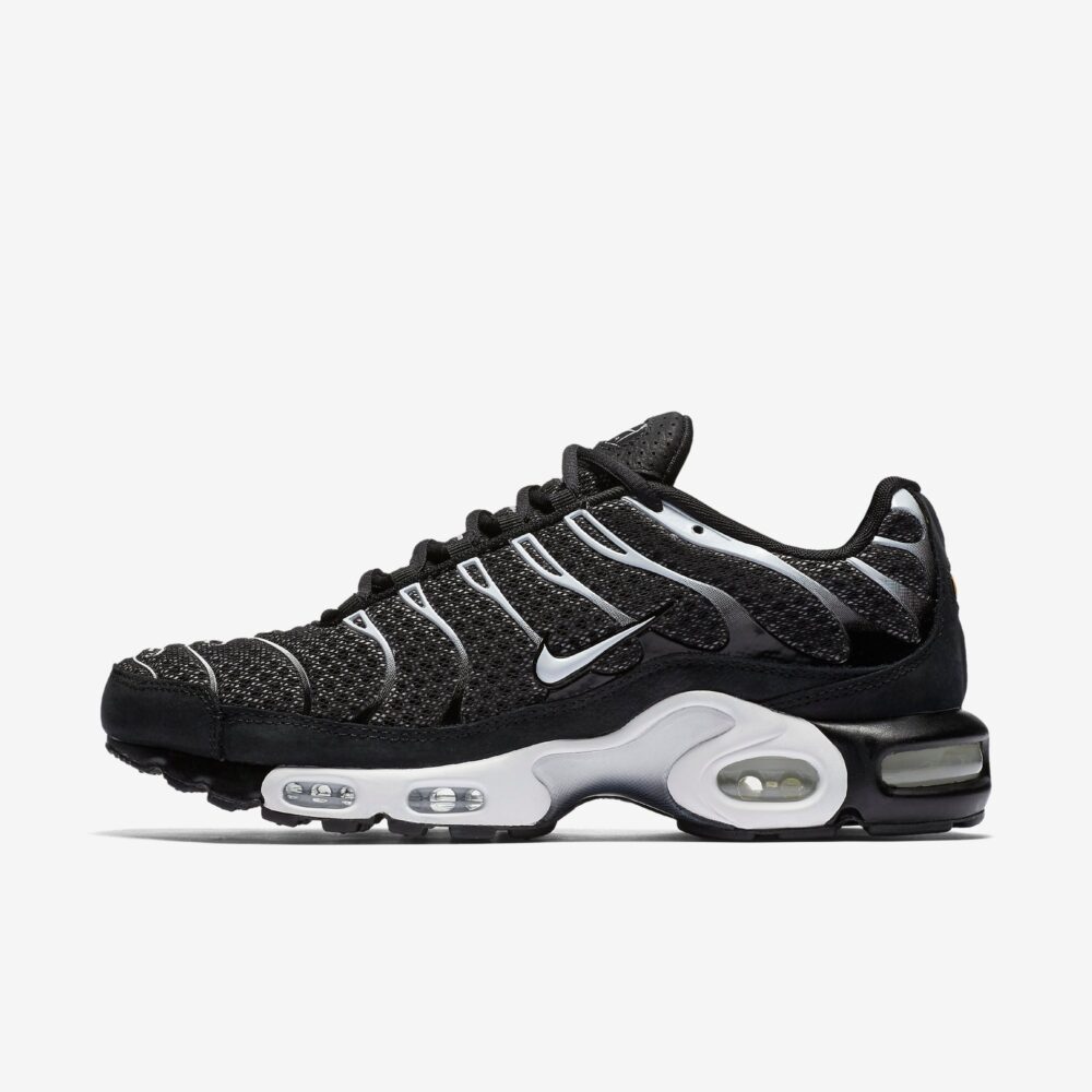 Air Max Plus - Black Sail Salsa Red